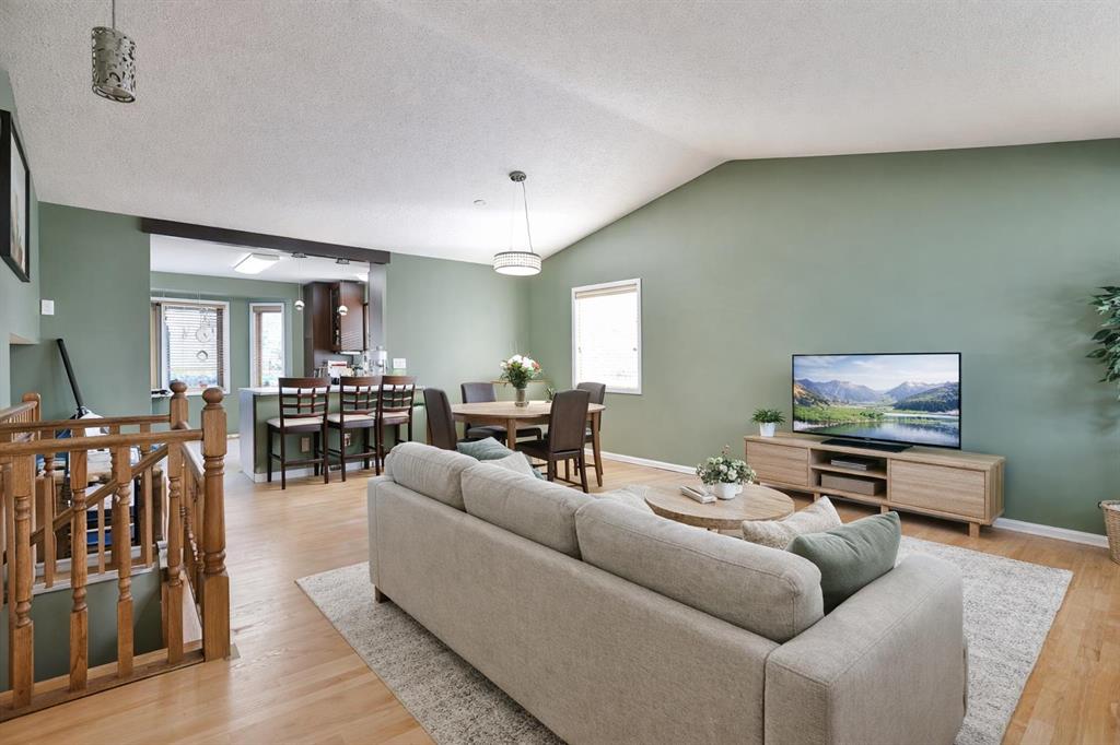 Third View of 18 Harvard Crescent W, Varsity Village, Lethbridge, Alberta, T1K 6R4