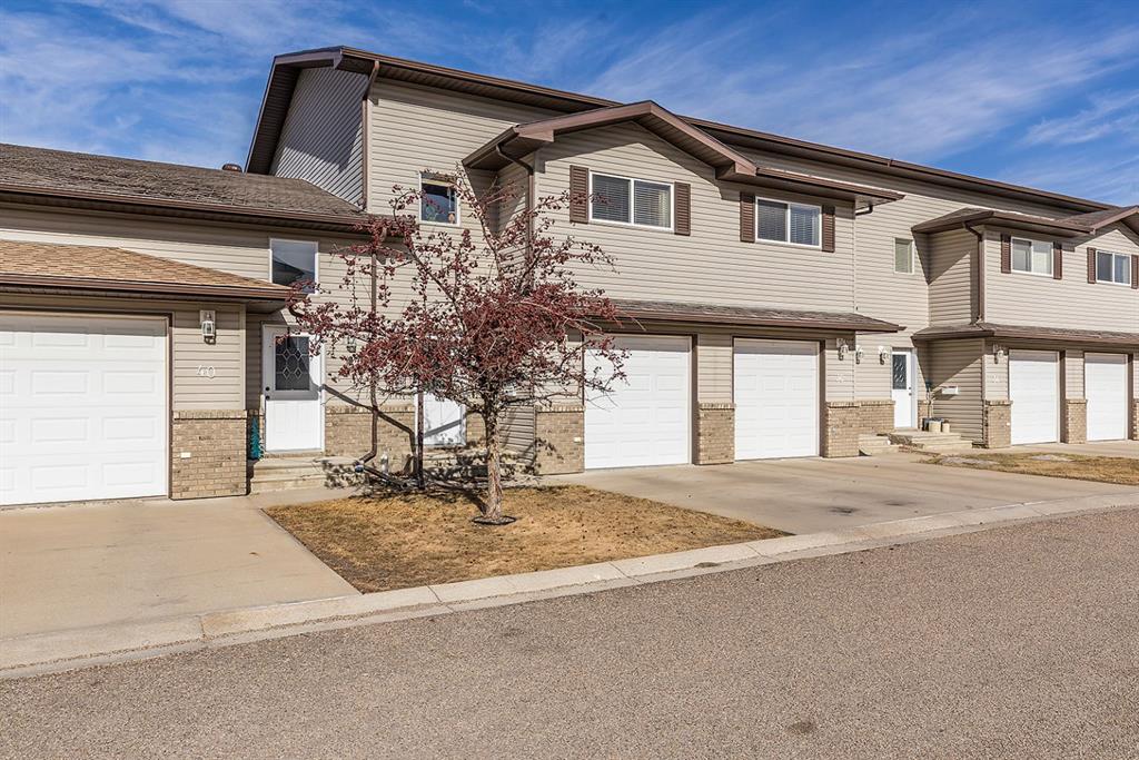 Fifth View of 38 Brentwood Lane SW, SW Southridge, Medicine Hat, Alberta, T1B0B4