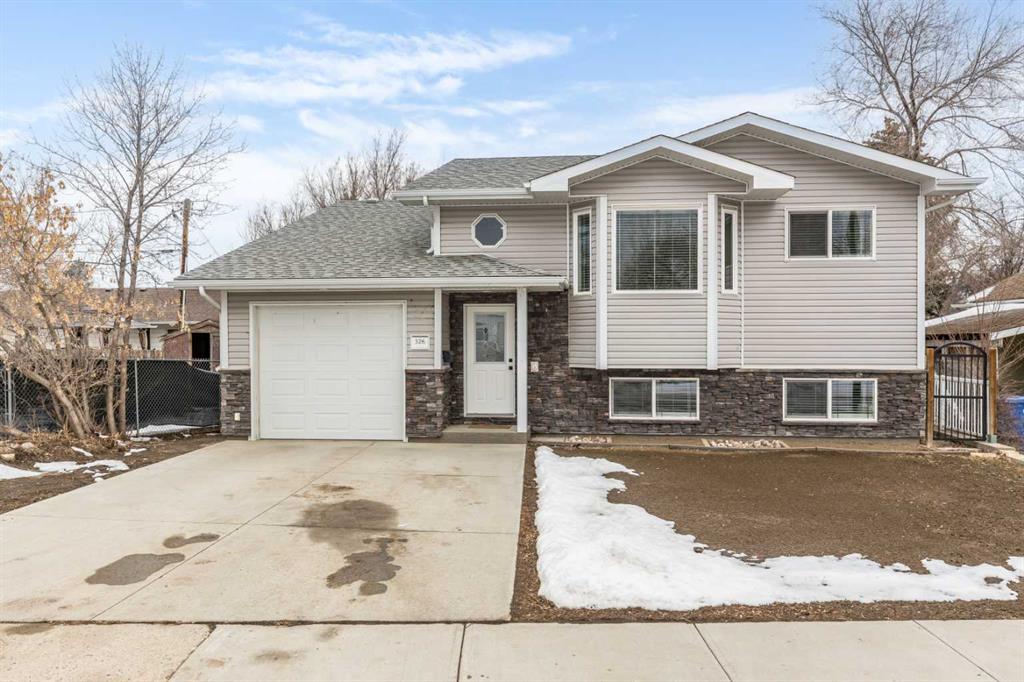 Main View of 326 3 Street SW, SW Hill, Medicine Hat, Alberta, T1A4C8