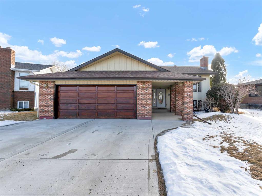 17 Iris Court SE, A2289464, Alberta,