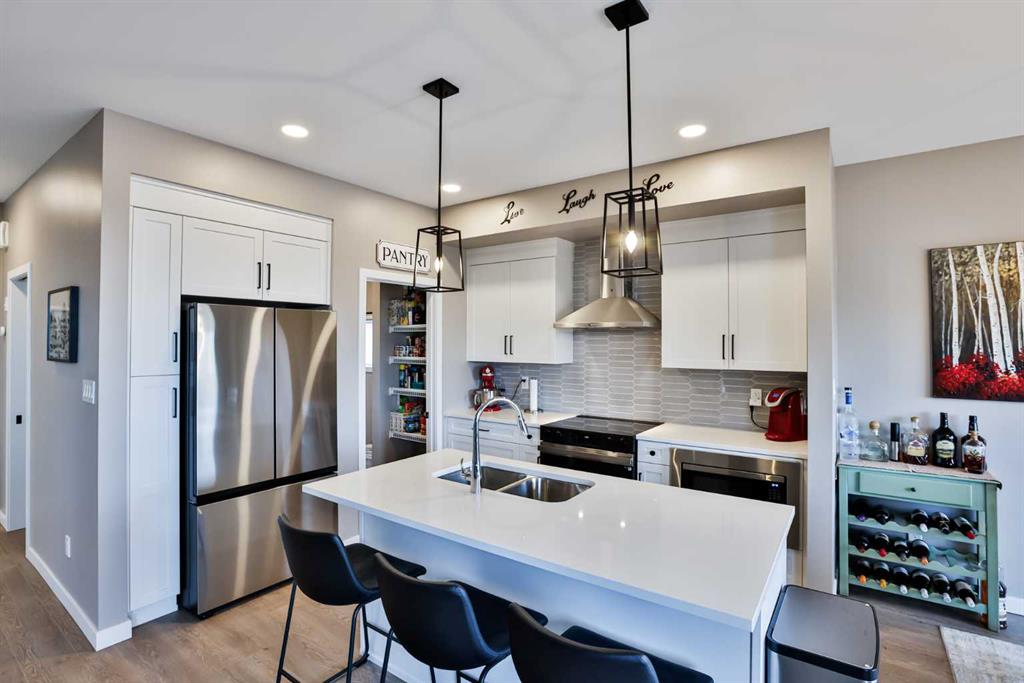 Fifth View of 38 Goldenrod Place W, Country Meadows Estates, Lethbridge, Alberta, T1J 5W9