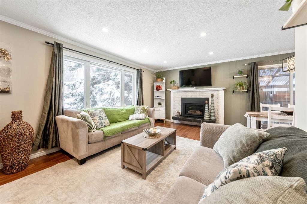 Fifth View of 804 68 Avenue NW, Huntington Hills, Calgary, Alberta, T2K 0N1