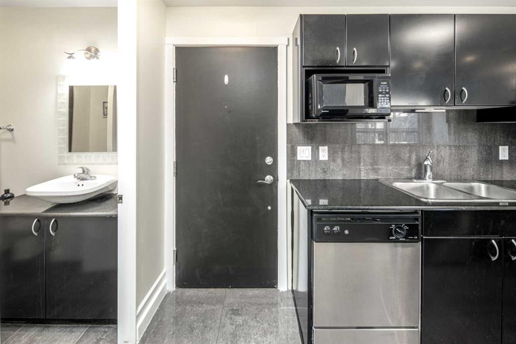 Third View of 204, 706 15 Avenue SW, Beltline, Calgary, Alberta, T2R 0R7