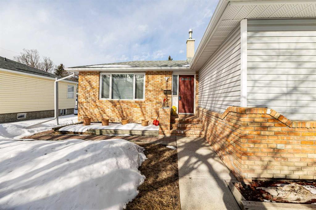 Third View of 4216 37 Street , Mountview, Red Deer, Alberta, T4N 0T7