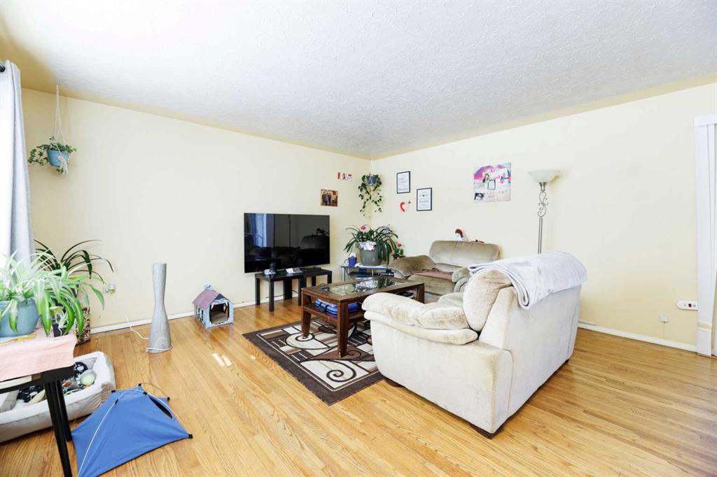 Fourth View of 4216 37 Street , Mountview, Red Deer, Alberta, T4N 0T7