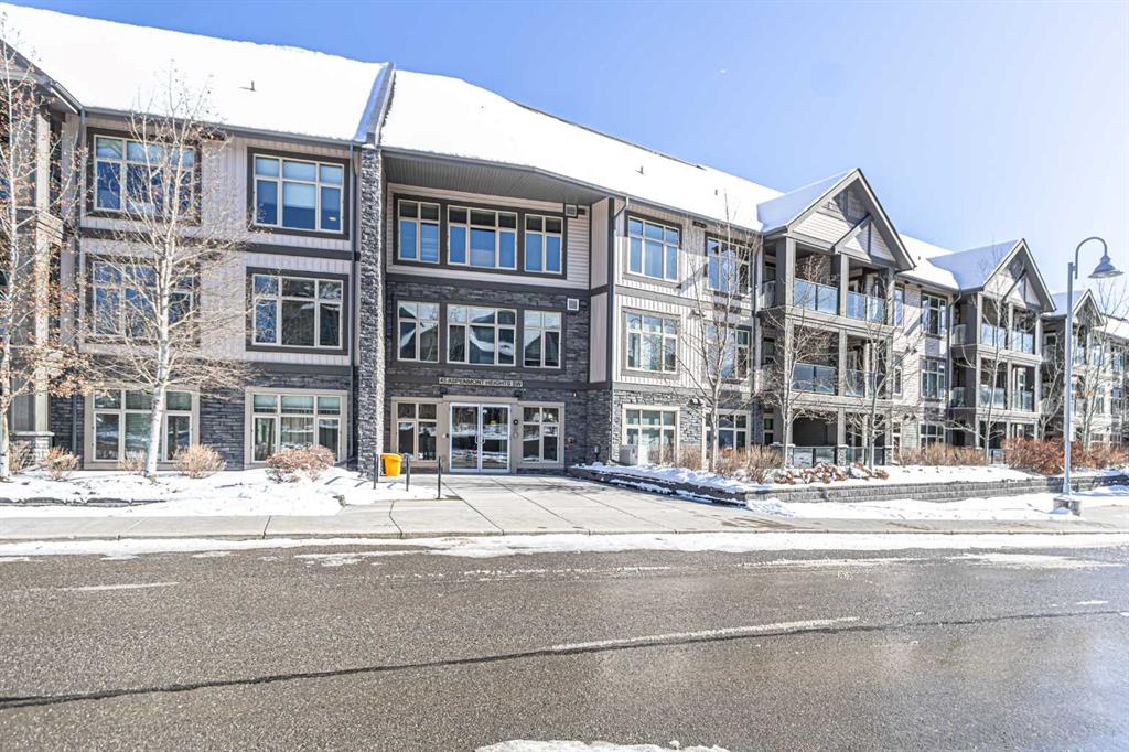 303, 45 Aspenmont Heights SW, A2289830, Alberta,