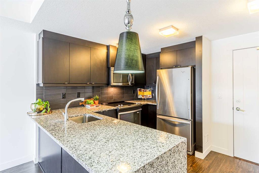 Fifth View of 303, 45 Aspenmont Heights SW, Aspen Woods, Calgary, Alberta, T3H 0E6