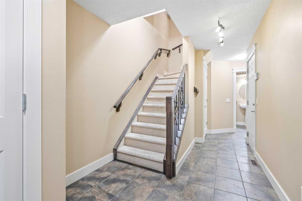 Fourth View of 402, 10 Discovery Ridge Hill SW, Discovery Ridge, Calgary, Alberta, T3H 5X2