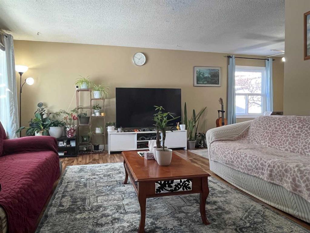 Fourth View of 1258 Mardale Drive NE, Marlborough, Calgary, Alberta, T2A 3L8