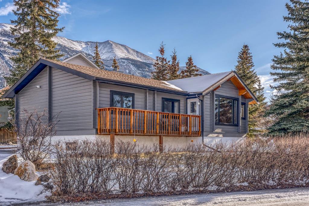 MLS® listing #108945170 for sale located at 327 Silvertip Close 