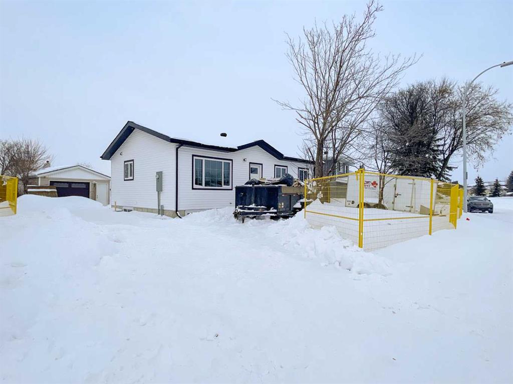 161 Deep Road , A2290089, Alberta,