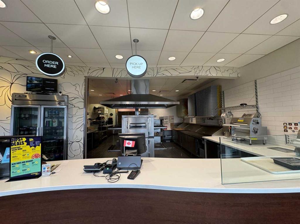 Third View of 319, 4820 Northland Drive NW, Brentwood, Calgary, Alberta, T2L 2L4