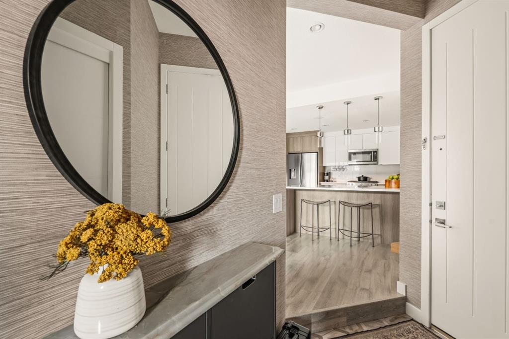 Fourth View of 2, 1712 Kensington Road NW, Hillhurst, Calgary, Alberta, T2N 3R3