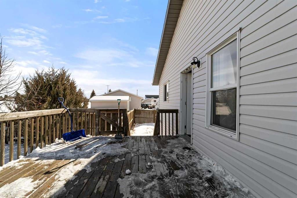 Fifth View of 6801 40 AvenueClose , Duggan Park, Camrose, Alberta, T4V 5A7