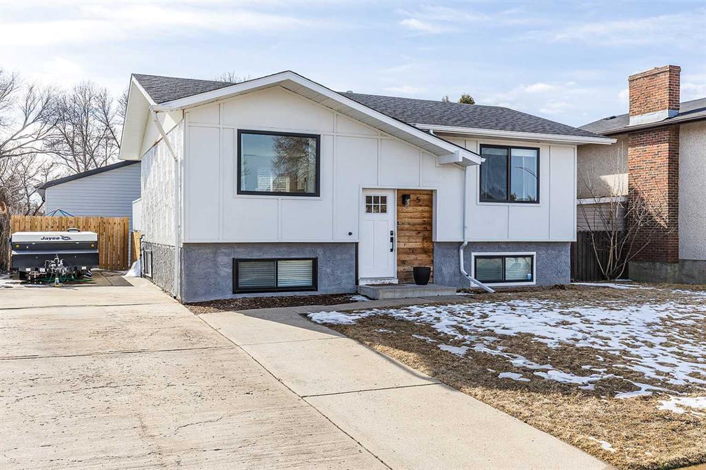 MLS® listing #108969037 for sale located at 5 Campbell Crescent SE