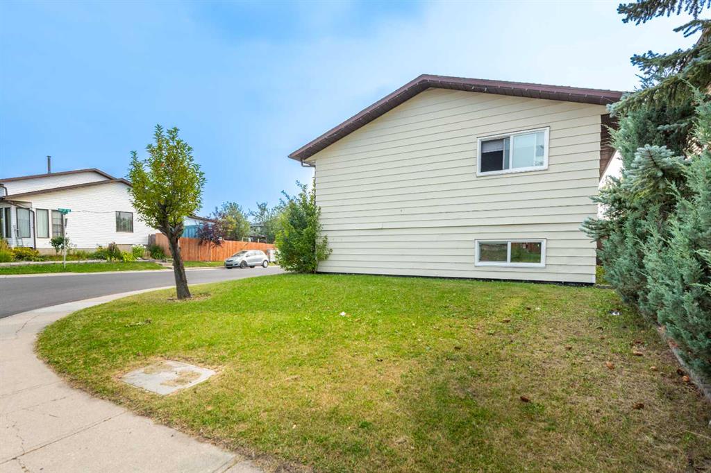 Fourth View of 100 Whitehaven Road NE, Whitehorn, Calgary, Alberta, T1Y 6A4