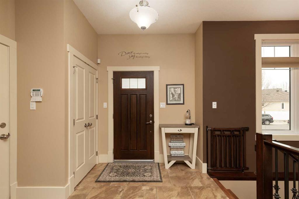 Fourth View of 12 Cougar Cove N, Uplands, Lethbridge, Alberta, T1H 6H2