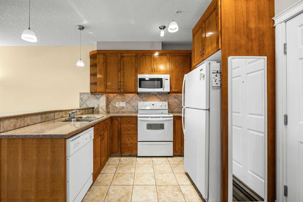 Fourth View of 6309, 14 Hemlock Crescent SW, Spruce Cliff, Calgary, Alberta, T3C 2Z1