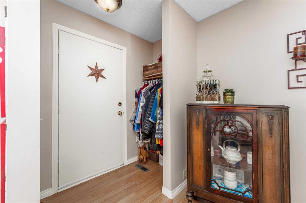 Fifth View of 31, 2319 56 Street NE, Pineridge, Calgary, Alberta, T1Y 2M2