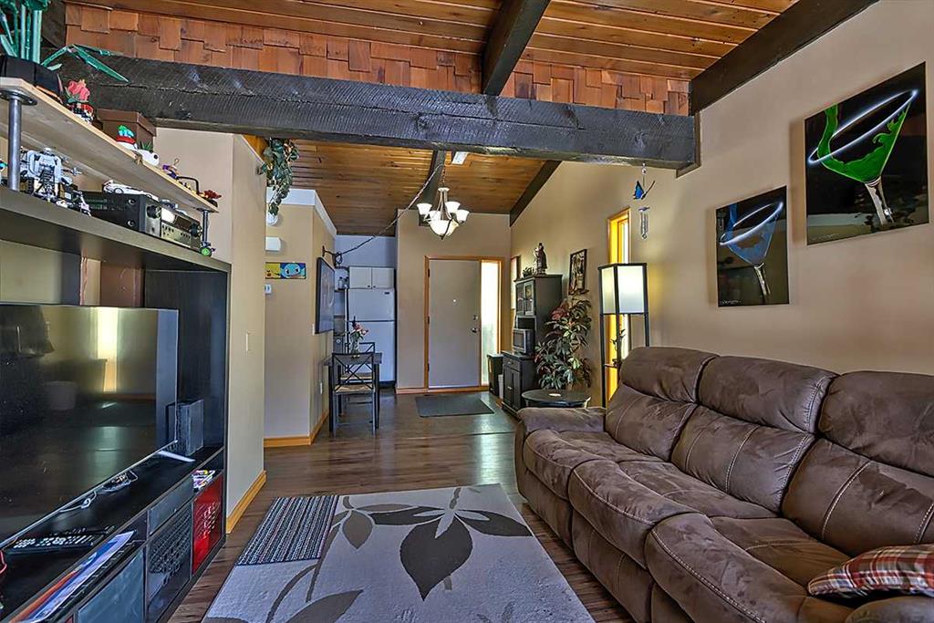 Fifth View of 80 Queen Alexandra Close SE, Queensland, Calgary, Alberta, T2J 3P8