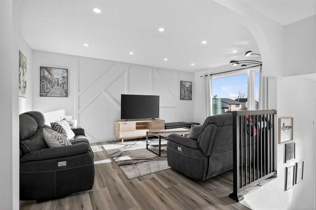 Fourth View of 128 Bernard Close NW, Beddington Heights, Calgary, Alberta, T3K 2H3