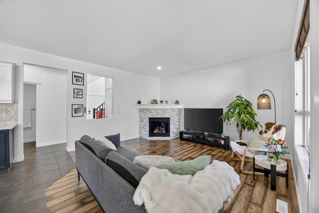 Fifth View of 340 Prestwick Terrace SE, McKenzie Towne, Calgary, Alberta, T2Z 0H4