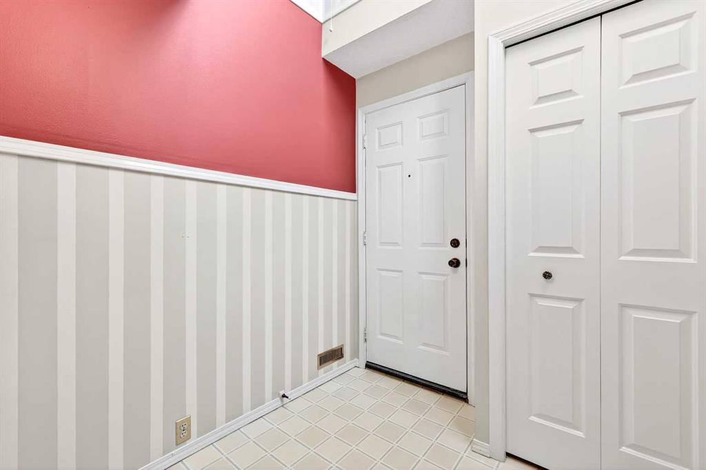 Third View of 172 Glamis Terrace SW, Glamorgan, Calgary, Alberta, T3E 6V3