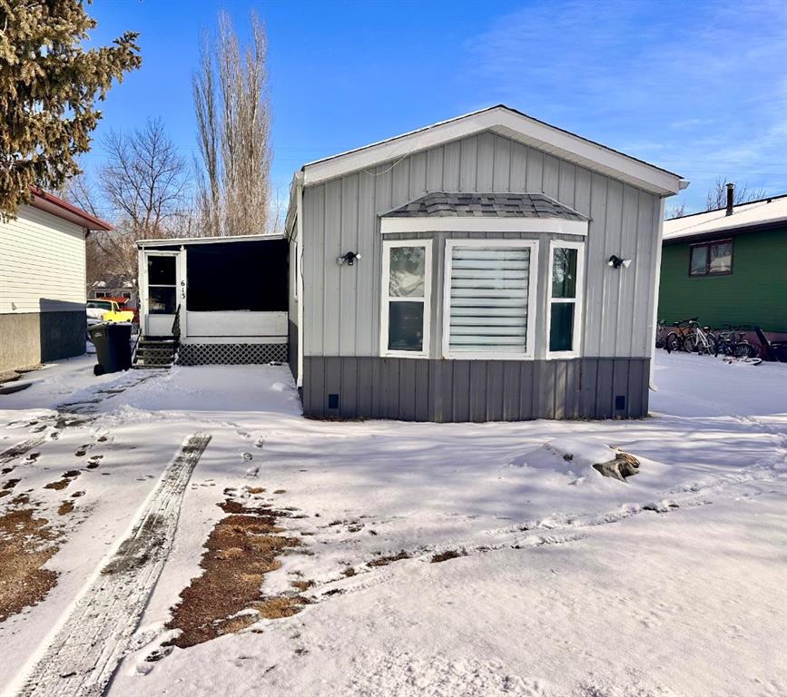 613 Iris Street , A2290757, Alberta,