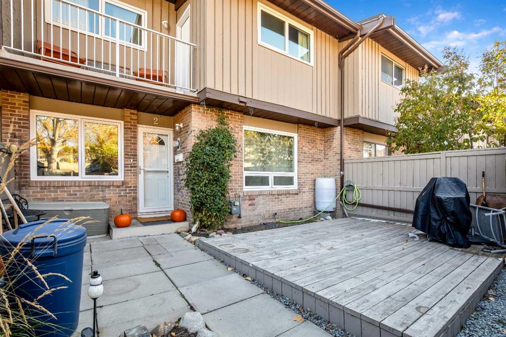 Second View of 2, 1055 72 Avenue NW, Huntington Hills, Calgary, Alberta, T2K 5S4