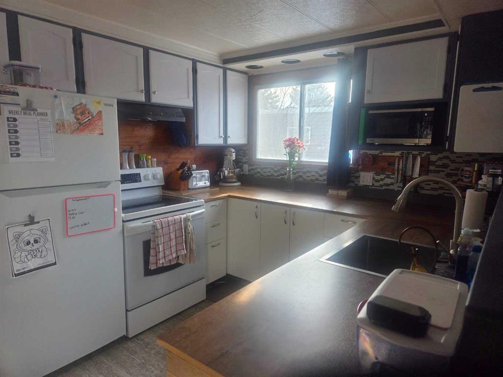 Third View of 124, 3223 83 Street NW, Greenwood/Greenbriar, Calgary, Alberta, T3B5N1