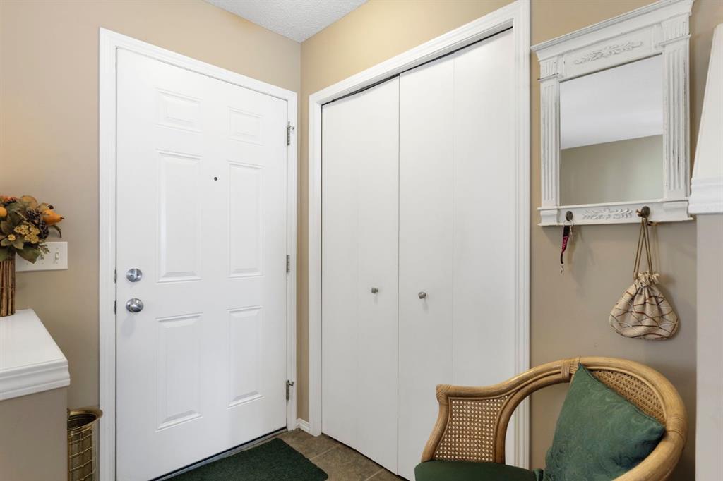 Fifth View of 352 Elgin Gardens SE, McKenzie Towne, Calgary, Alberta, T2Z4T5