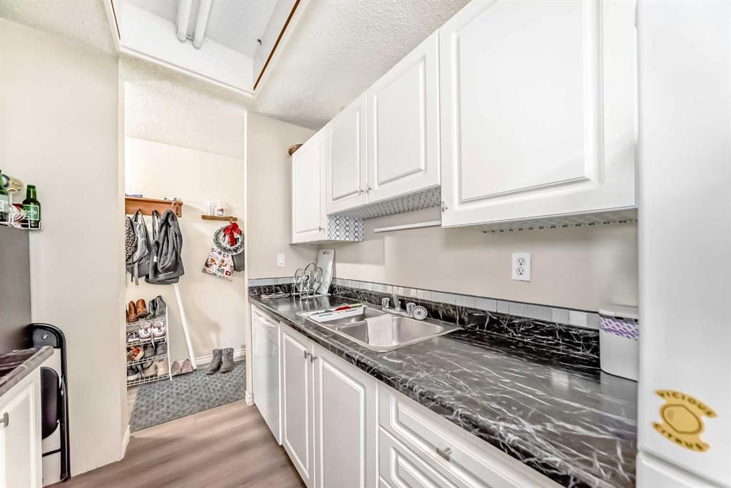 Fifth View of 83E, 231 Heritage Drive SE, Acadia, Calgary, Alberta, T2H 1N1