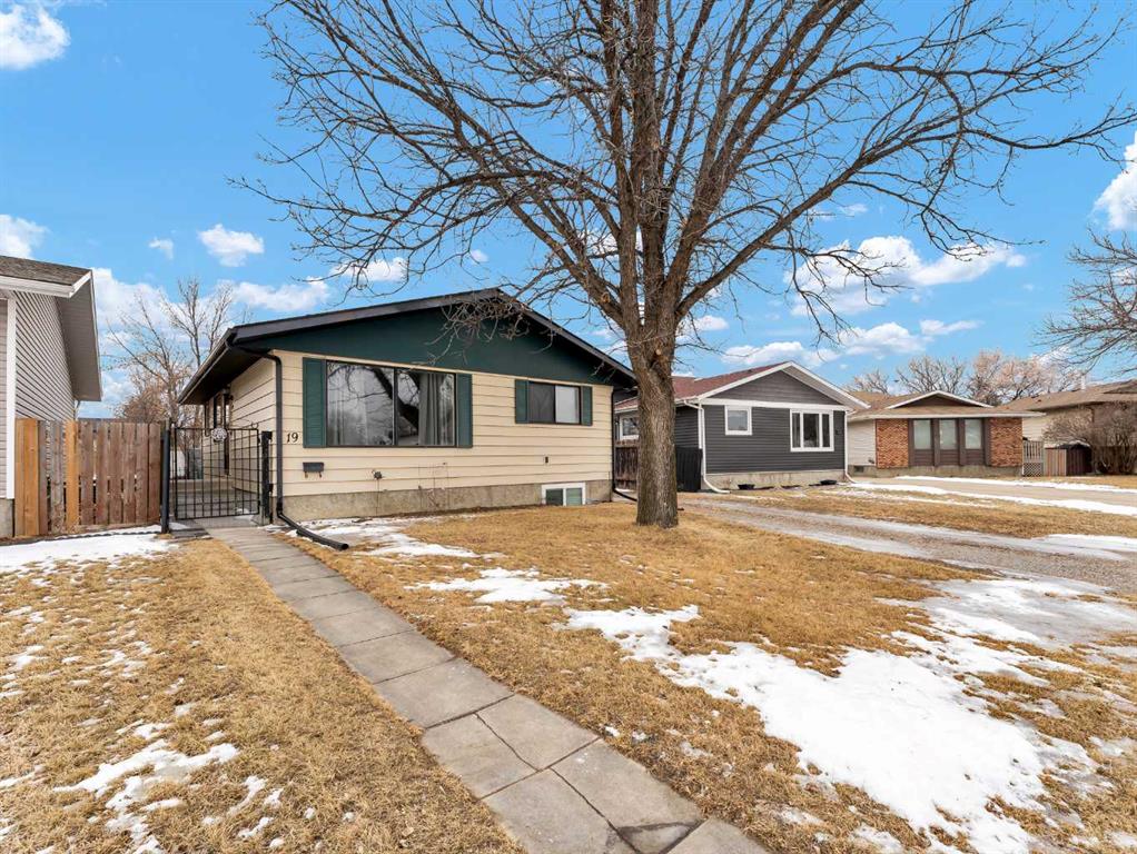 Fourth View of 19 Rossmere Place SE, Ross Glen, Medicine Hat, Alberta, T1B 2L6