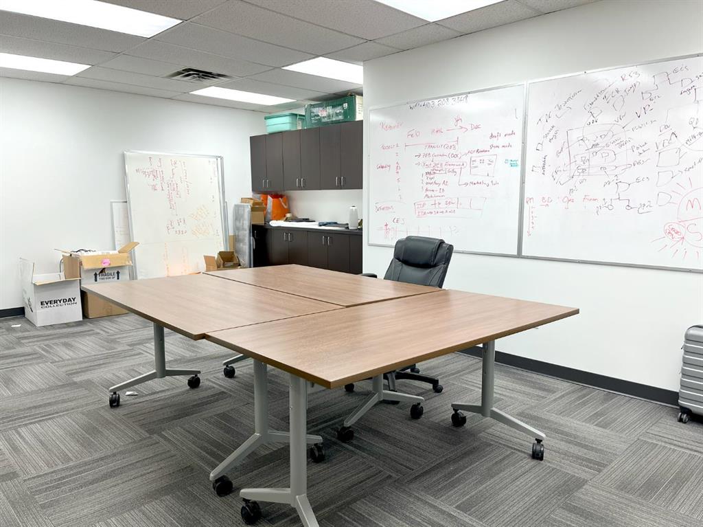 Fourth View of 201, 609 14 Street NW, Hillhurst, Calgary, Alberta, T2N 2A1