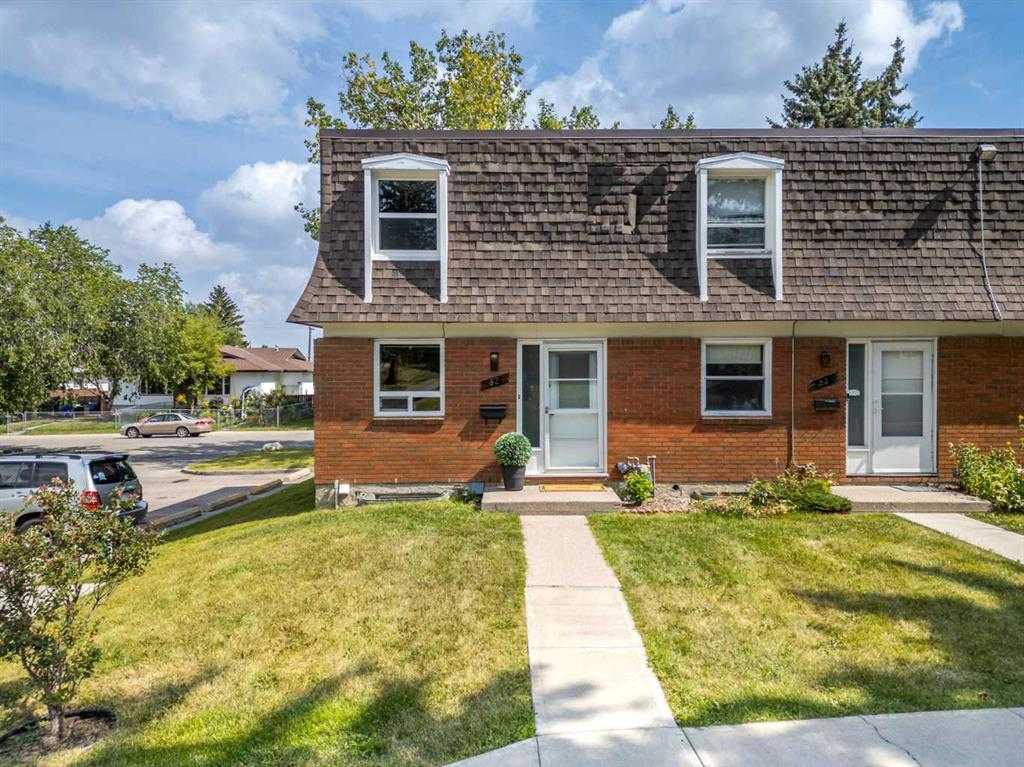 Second View of 82, 330 Canterbury Drive SW, Canyon Meadows, Calgary, Alberta, T2W1H6