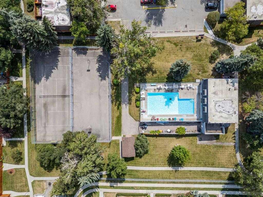 Fifth View of 82, 330 Canterbury Drive SW, Canyon Meadows, Calgary, Alberta, T2W1H6