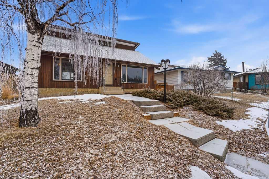 64 Doverview Place SE, A2291081, Alberta,