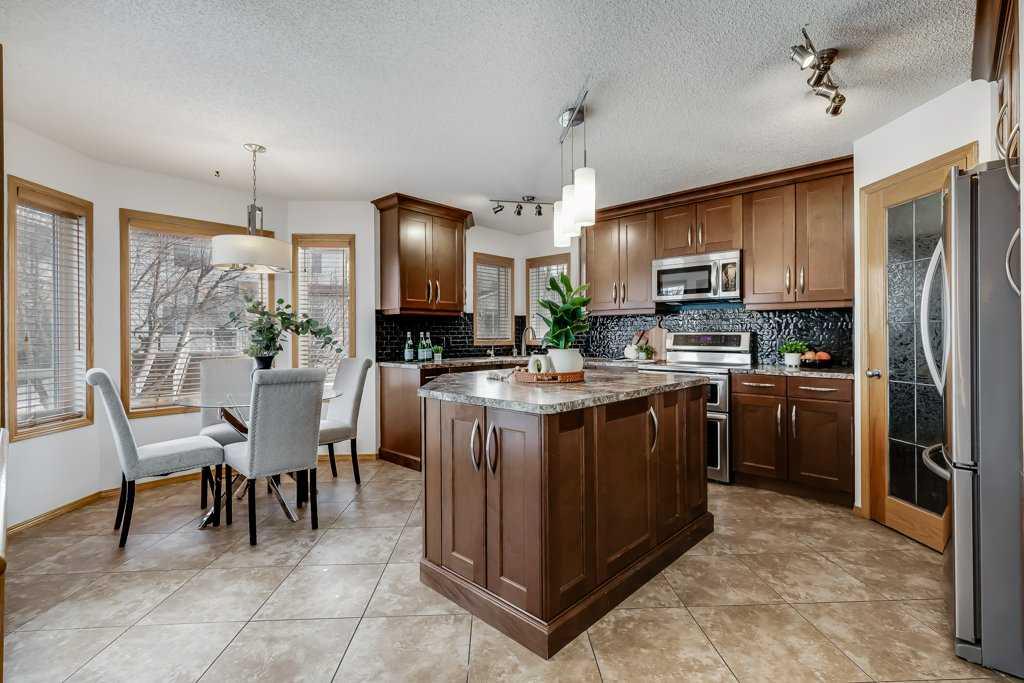 Third View of 168 Fairways Drive NW, Fairways, Airdrie, Alberta, T4B2R8