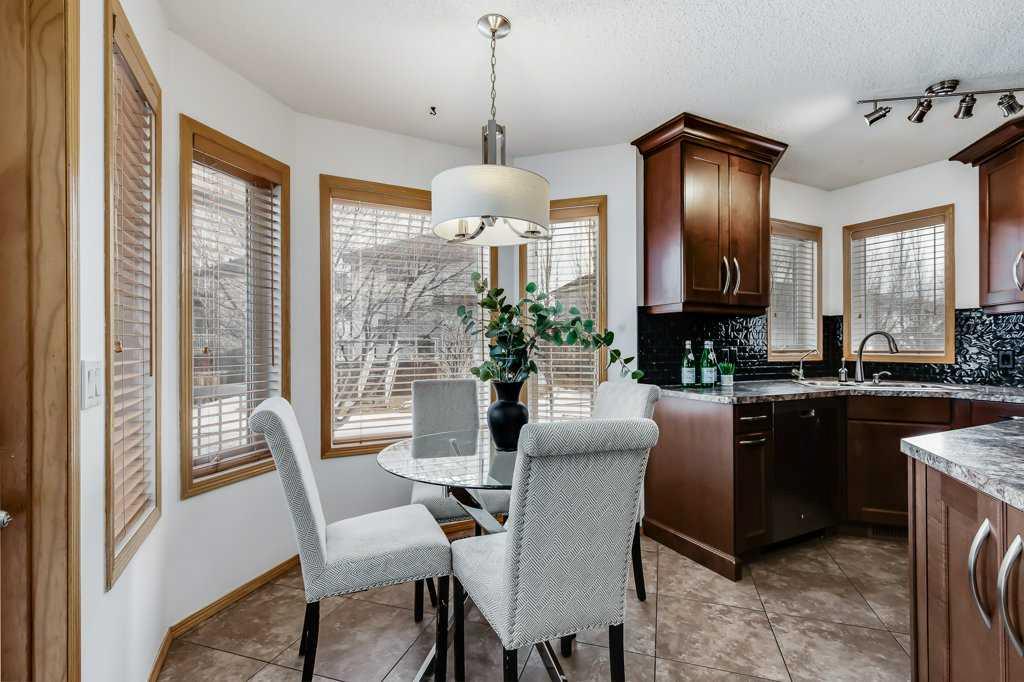 Fourth View of 168 Fairways Drive NW, Fairways, Airdrie, Alberta, T4B2R8