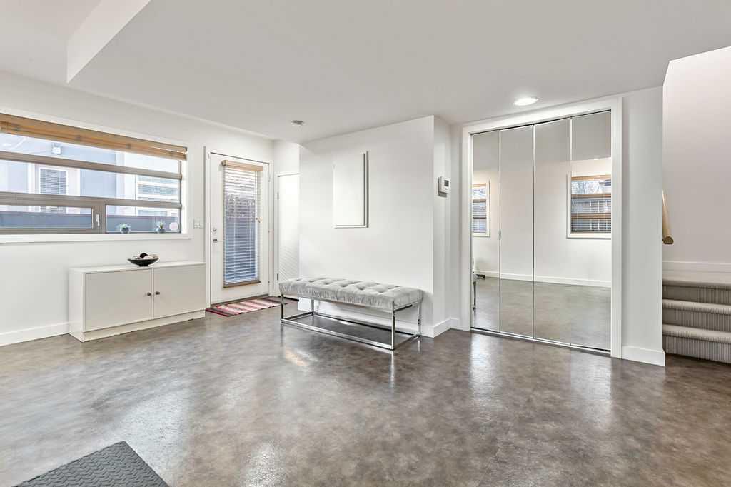 Fifth View of 2, 1927 26A Street SW, Killarney/Glengarry, Calgary, Alberta, T3E 2B8