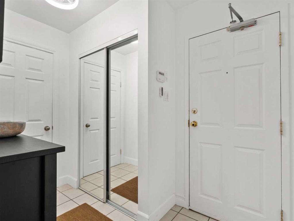 Fourth View of #105, 820 15 Avenue SW, Beltline, Calgary, Alberta, T2R0S1