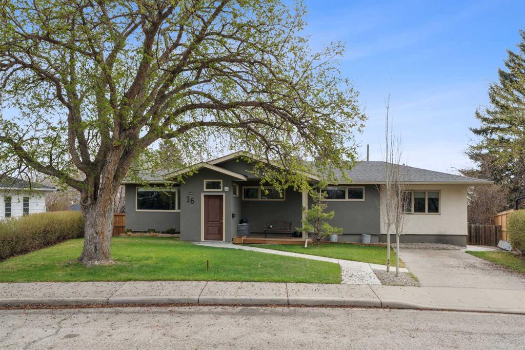 16 MEADOWLARK Crescent SW, A2291252, Alberta,
