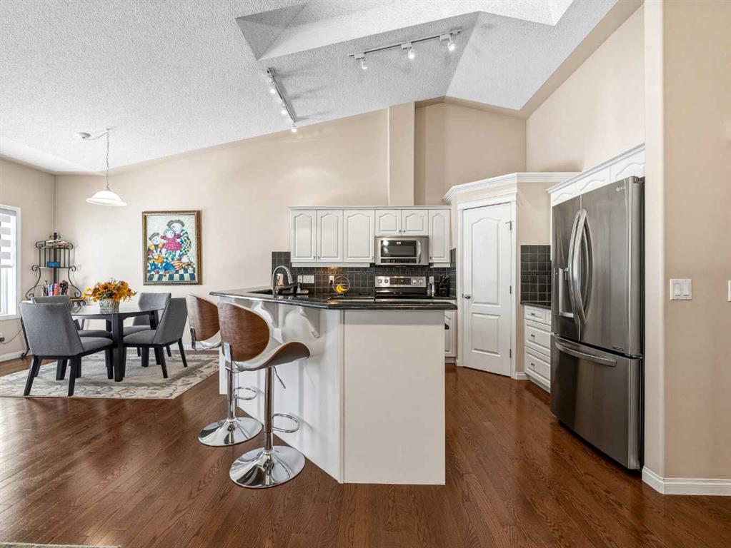 Fifth View of 84 Sierra Morena Landing SW, Signal Hill, Calgary, Alberta, T3H4K3