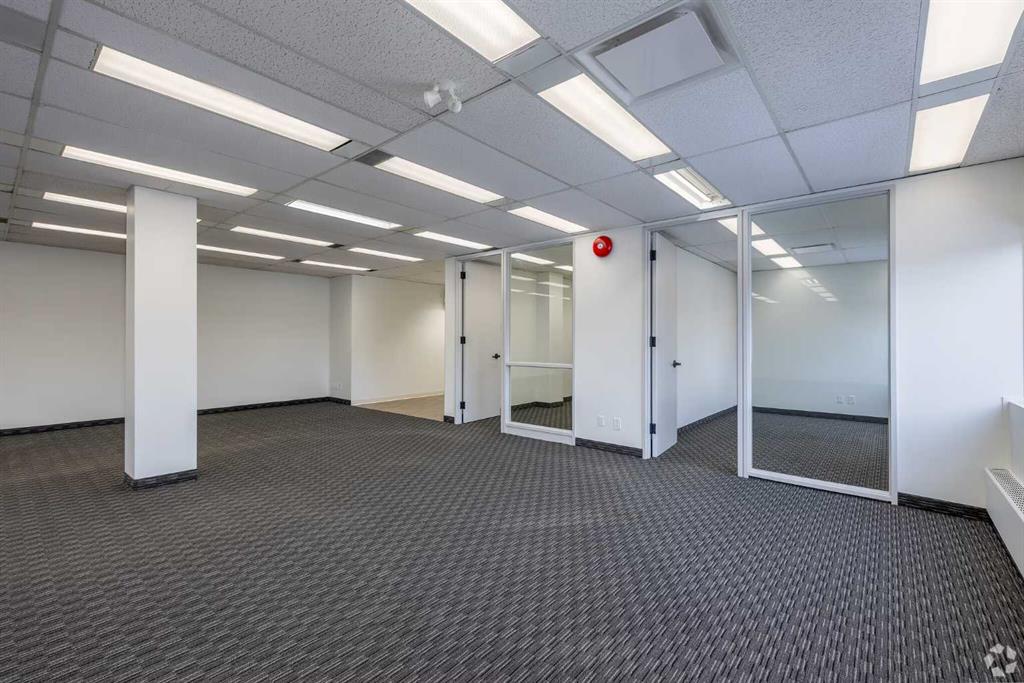 Third View of 440, 1121 Centre Street NW, Crescent Heights, Calgary, Alberta, T2E 7k6