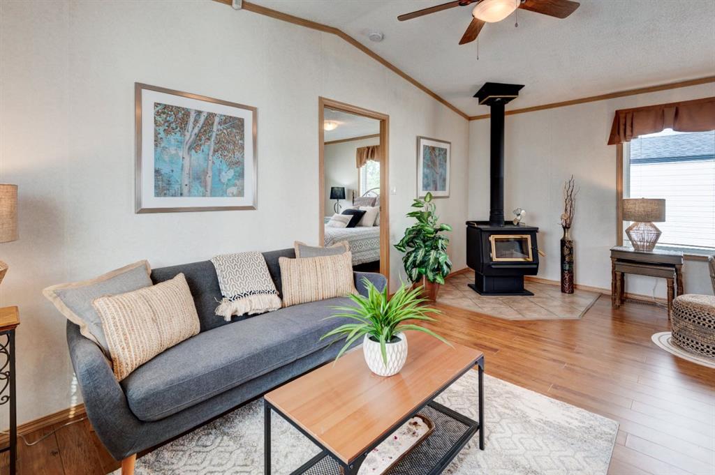 Third View of 6, 6724 17 Avenue SE, Red Carpet, Calgary, Alberta, T2A 0W5