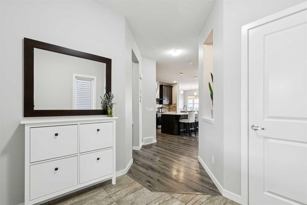 Fourth View of 331 Hillcrest Heights SW, Hillcrest, Airdrie, Alberta, T4B 4C1