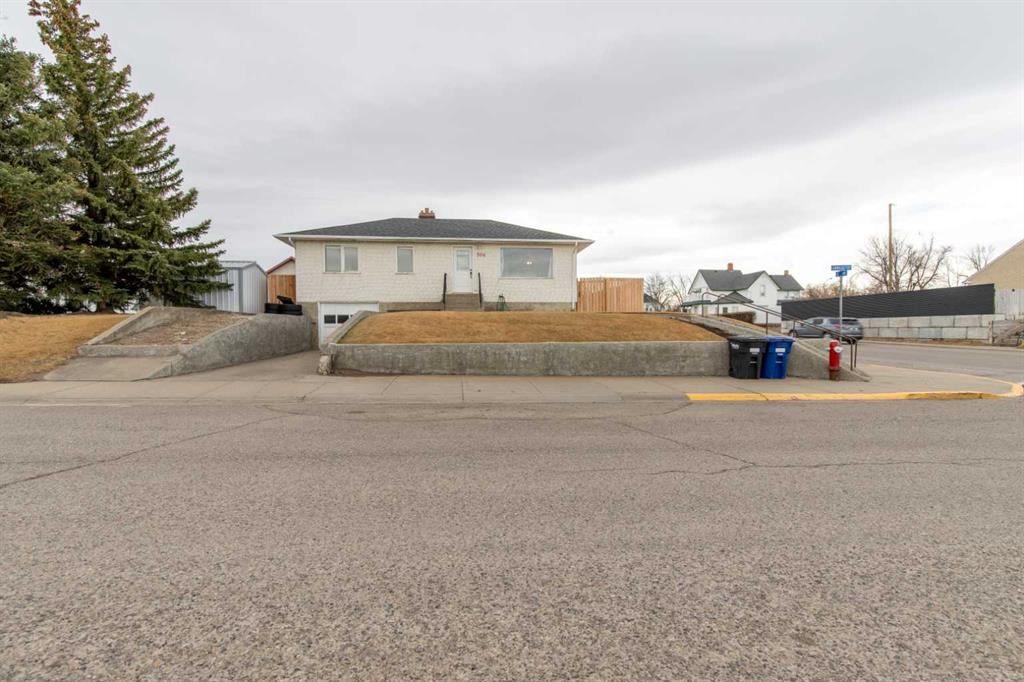 304 21 Street , A2291424, Alberta,
