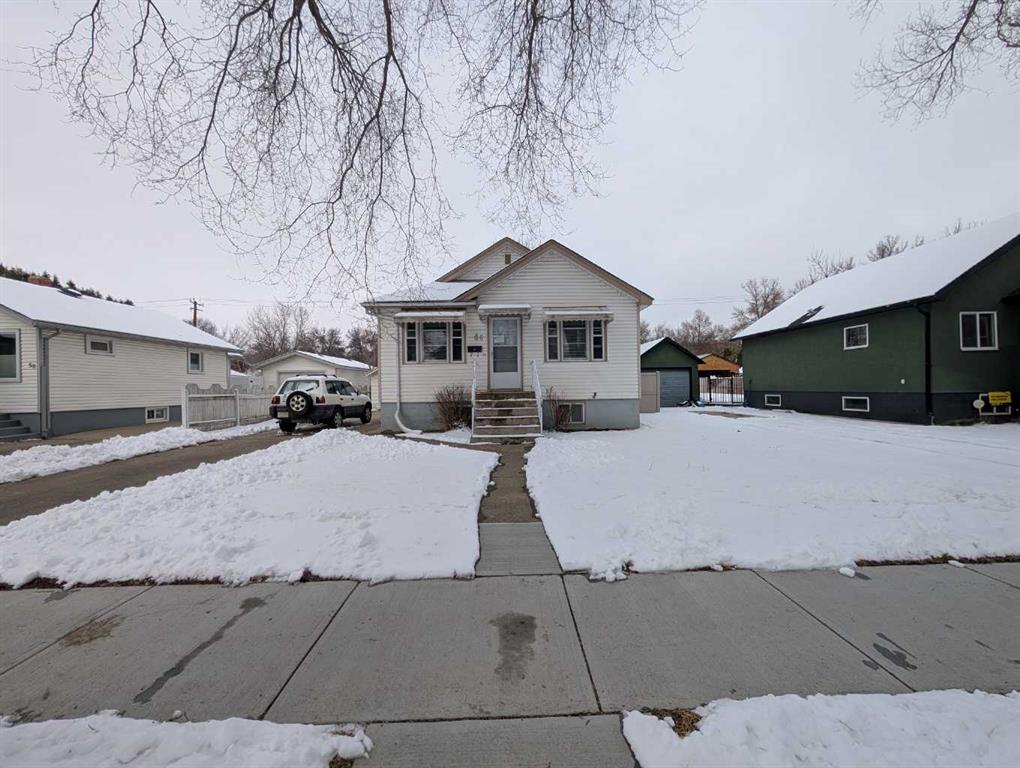 Third View of 46 2 Street NW, Riverside, Medicine Hat, Alberta, T1A 6J1