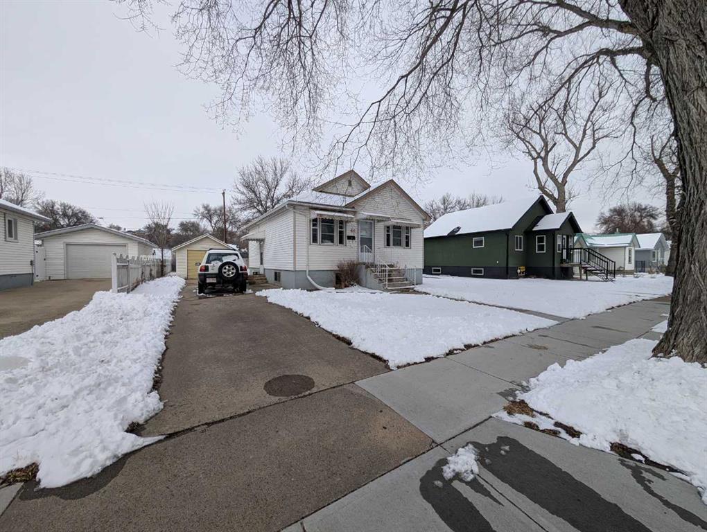 Fourth View of 46 2 Street NW, Riverside, Medicine Hat, Alberta, T1A 6J1