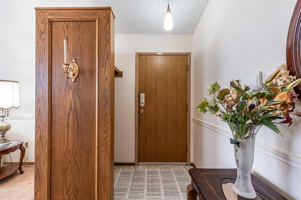 Fourth View of 324 Mitchell Crescent NW, Northwest Crescent Heights, Medicine Hat, Alberta, T1A 6V7